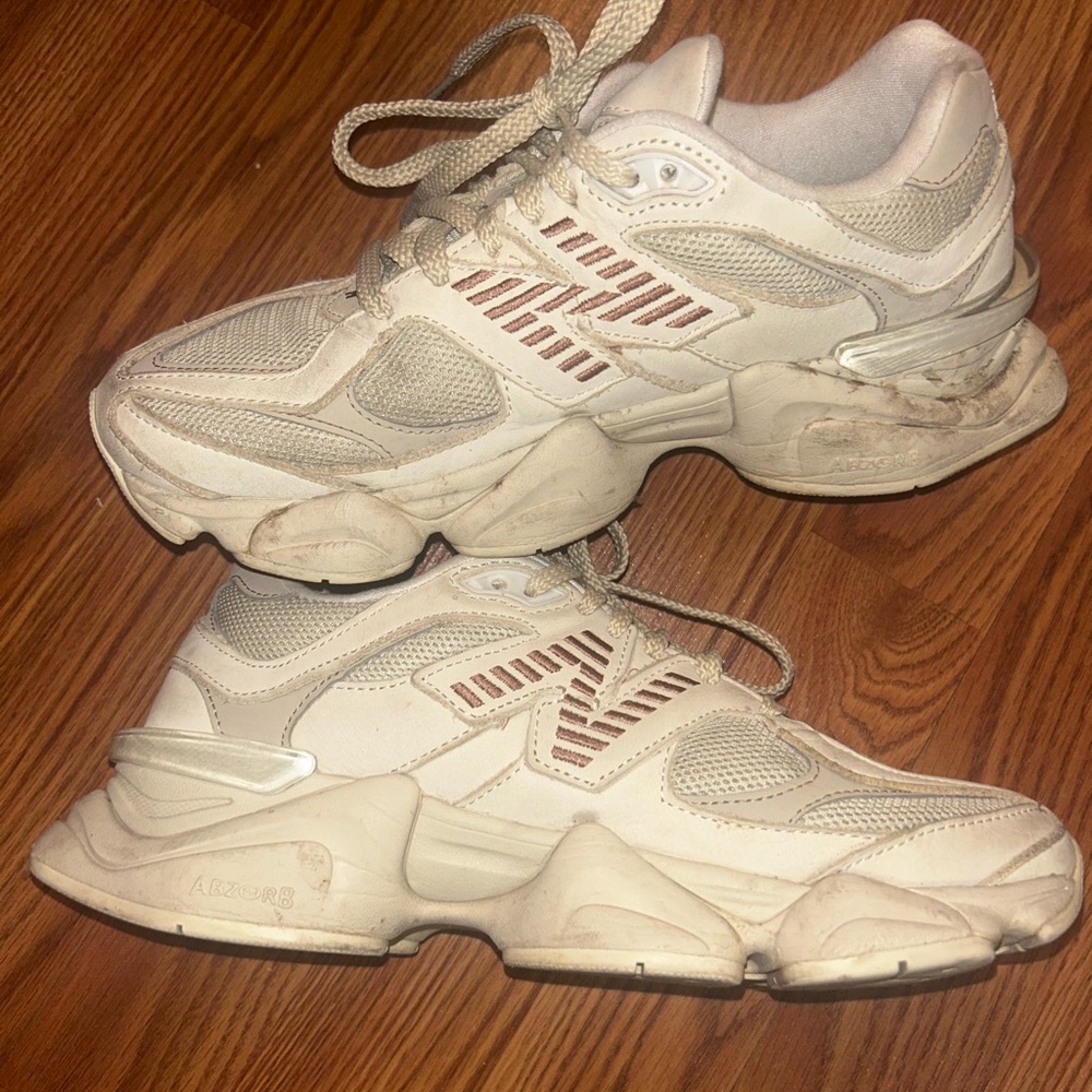 New Balance 9060